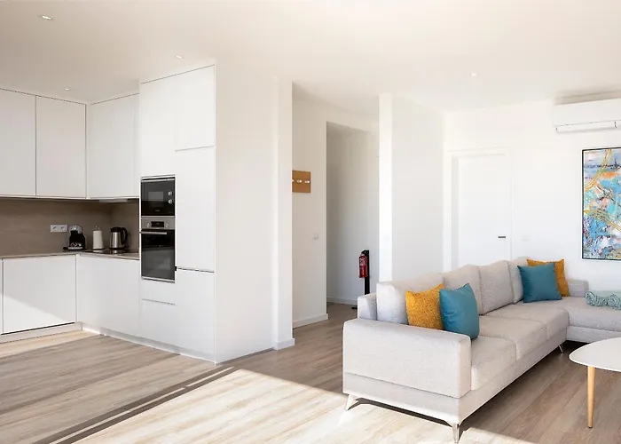 Marco 4 Seasons- Spring Apartment